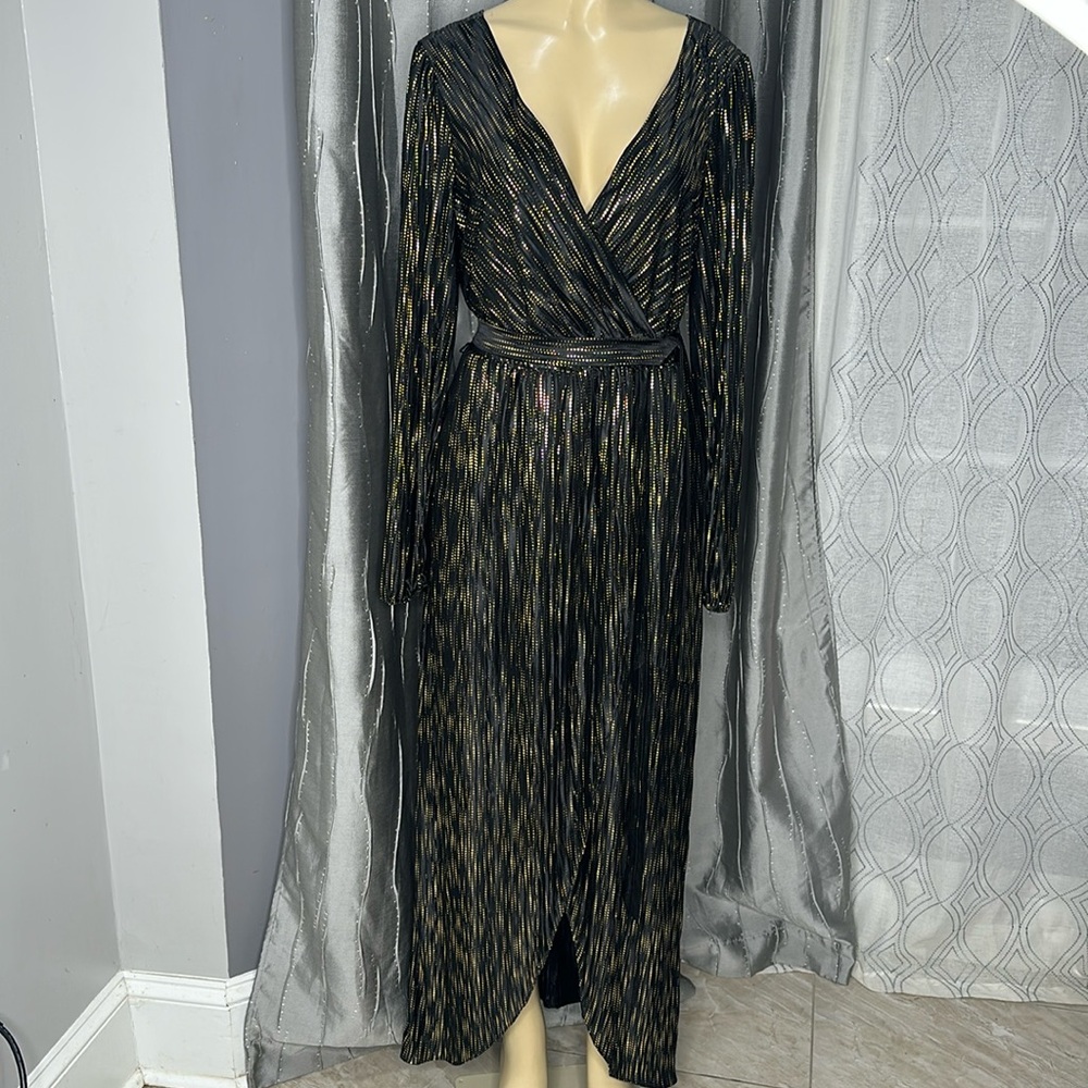 Guess women’s Hi-Low Long Sleeve V-Neck Fit&Flare Dress Metallic Sz 12